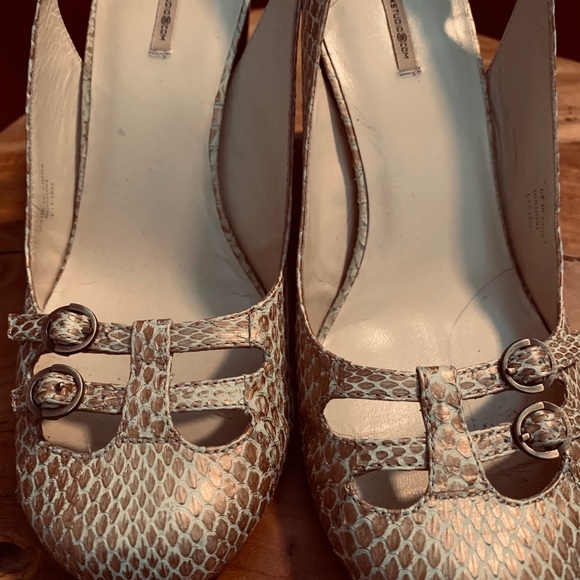 Max Studio - women round toe high heel leather shoes (Size 6) - Picture 2 of 5